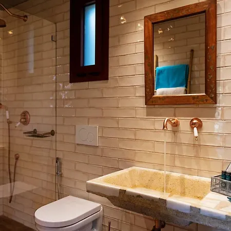Klaritz Luxury Suites *